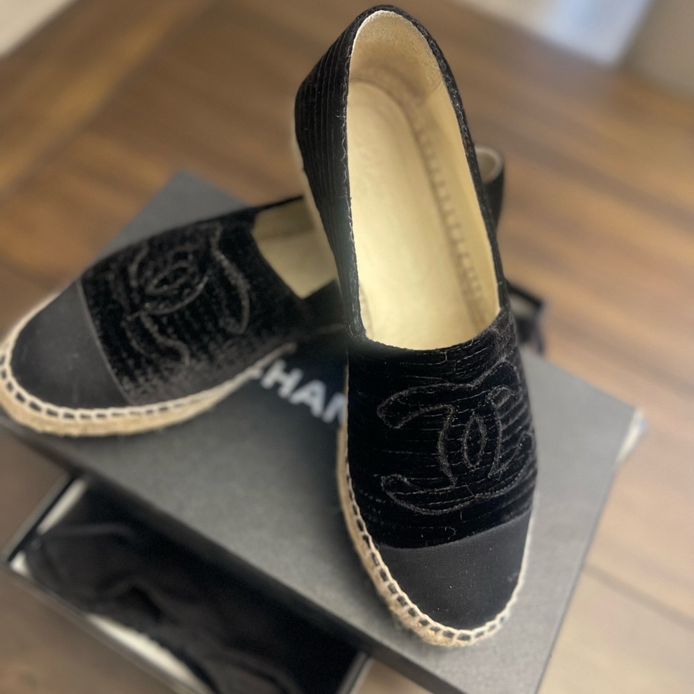 CHANEL espadrilles